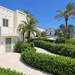 Maris *